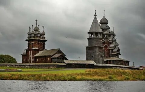 Церкви и колокольня на острове кижи