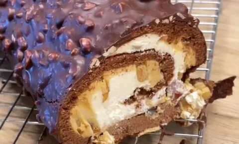 Рулет сникерс рецепт с карамелью и орехами
