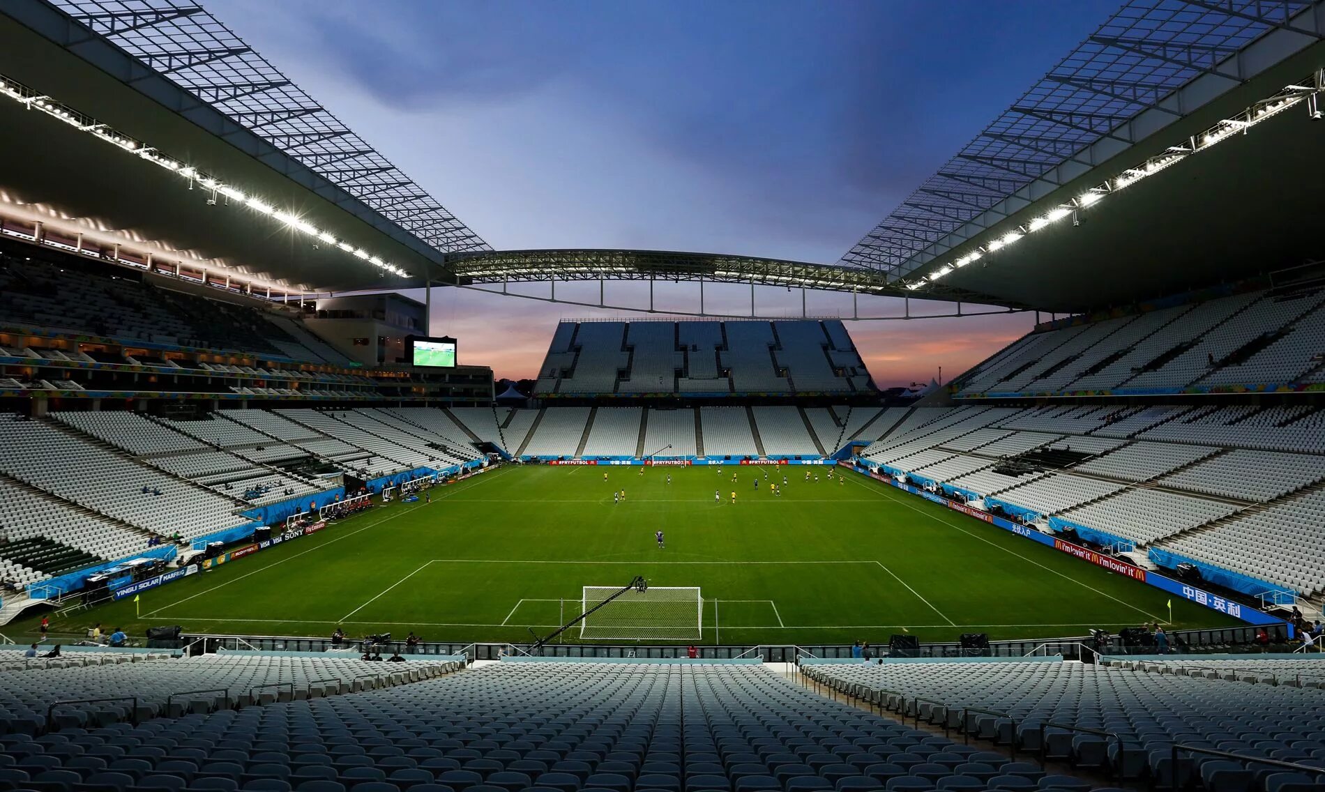 Стадион 7 букв. Стадион Коринтианс Сан-Паулу. Стадион "Арена Коринтианс". Футбольный стадион Сан Паулу. Арена Коринтианс в Бразилии.