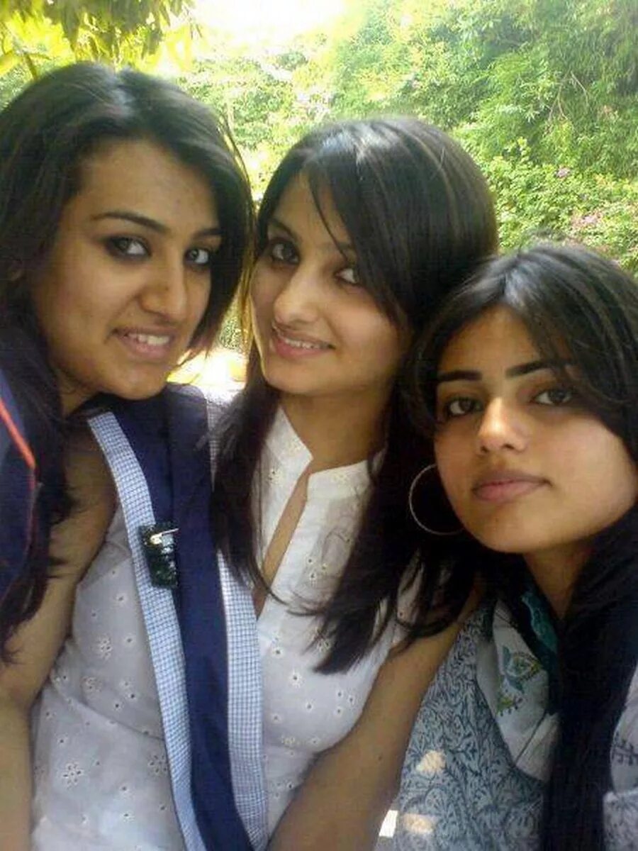 Indian college girl. Pakistan College girl. Paki College girl. Beautiful Pakistani College girl. Desi School girl chut.