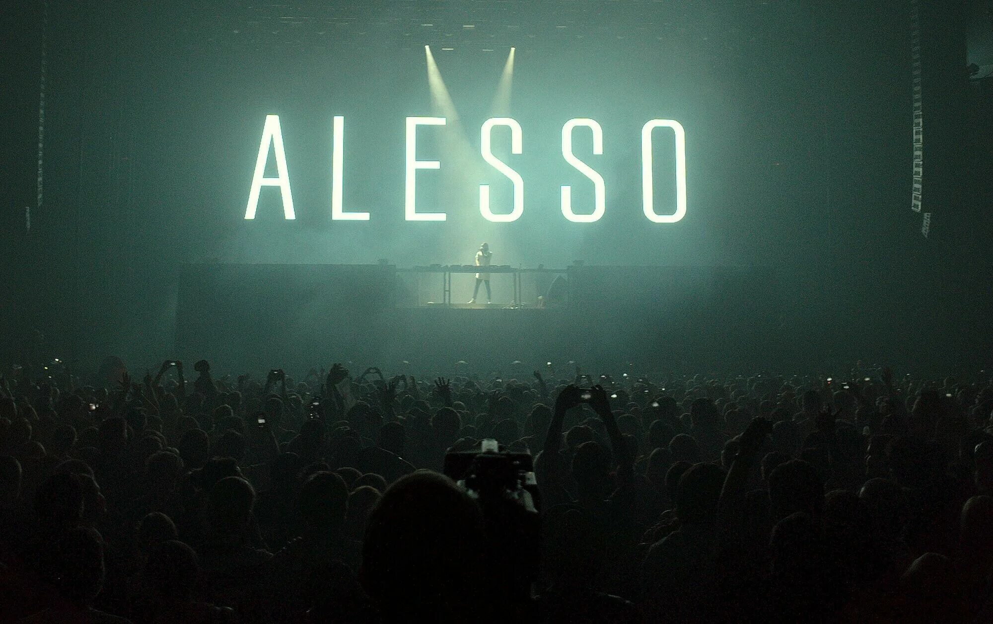 Alesso логотип. Alesso обои. Alesso Mashup. Pressure Alesso. X myself