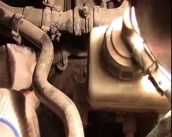 Ремонт стартера на Renault Laguna (K4M). Гайка крепления провода обмотки стартер