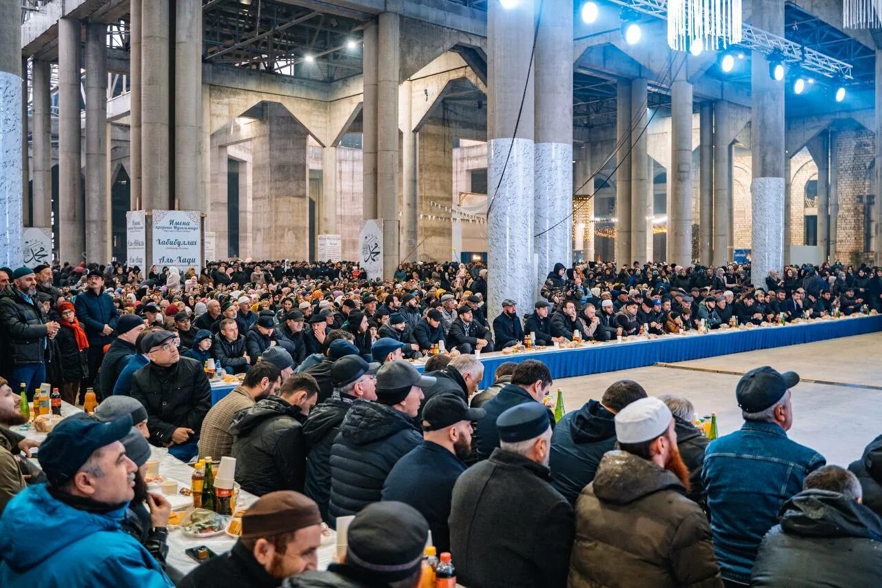 Духовный центр Махачкала. Рамадан в Махачкале. Ифтар в Дагестане.