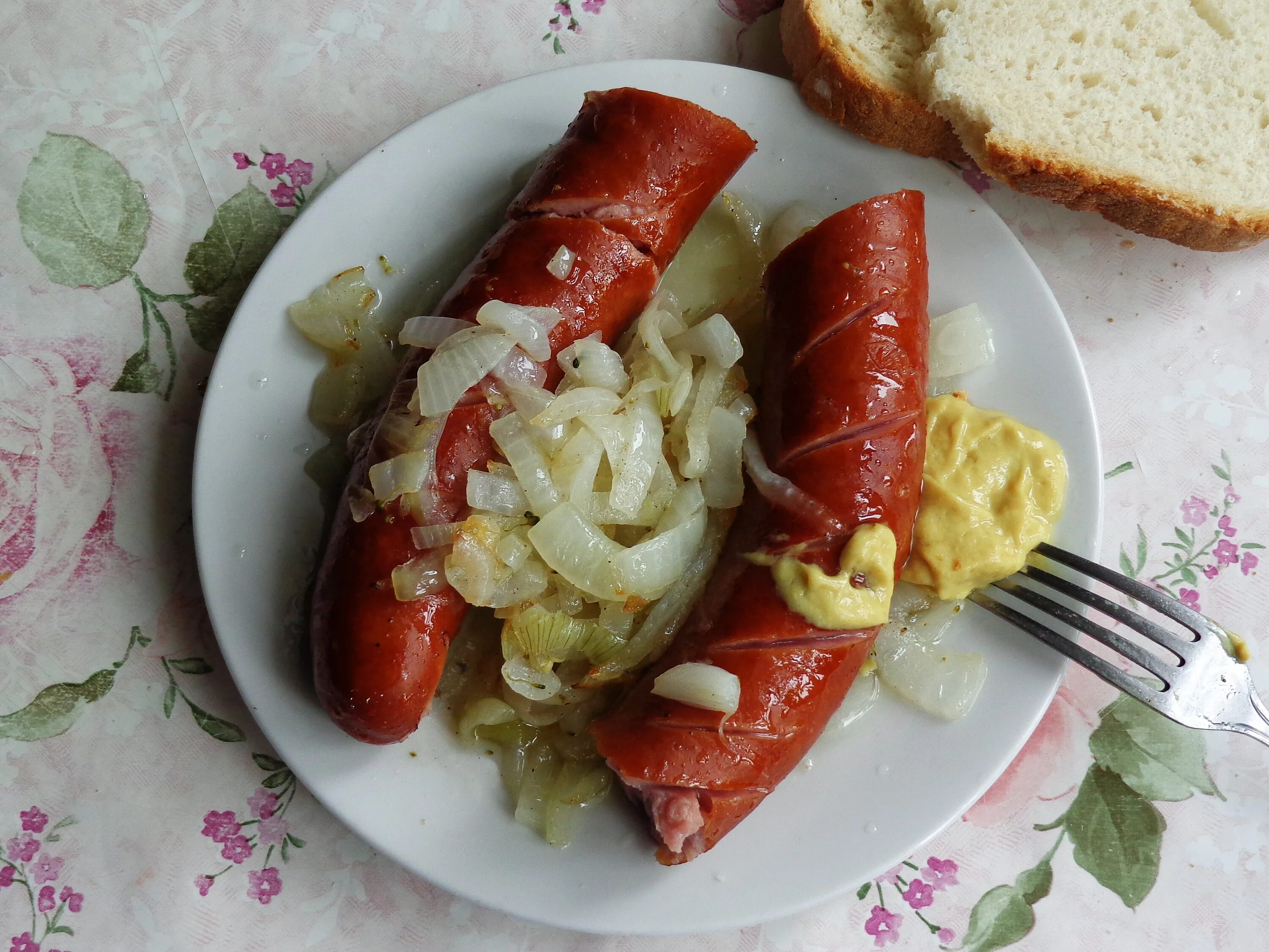 Блюда с колбасками. Блюда с сосисками. Гарнир к сосискам. Ужин с сосисками. Завтрак с сосисками.