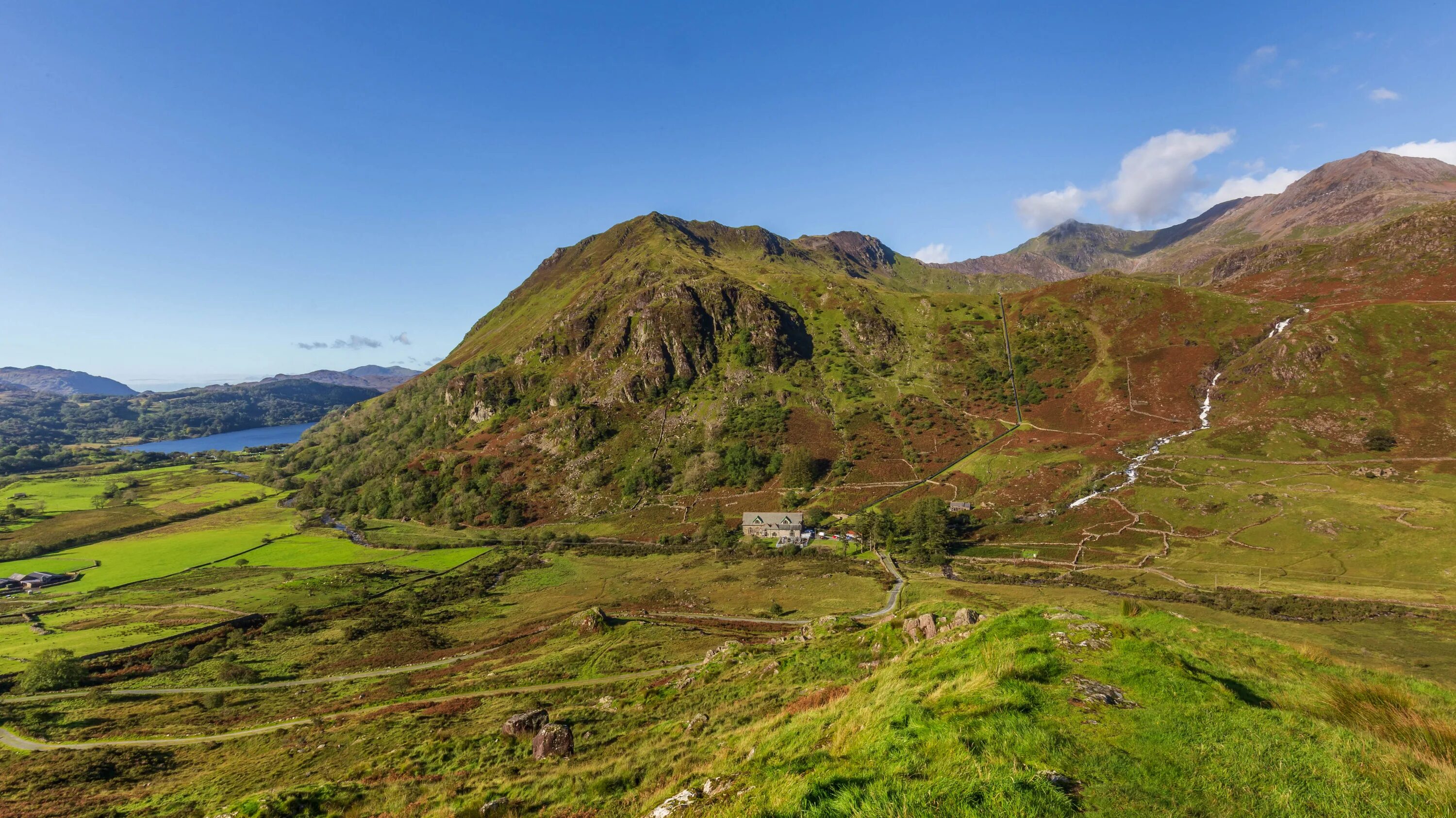 Mountains of great britain. Сноудония Уэльс. Горы Уэльса. Сноудония вершина горы. Уэльс природа горы.