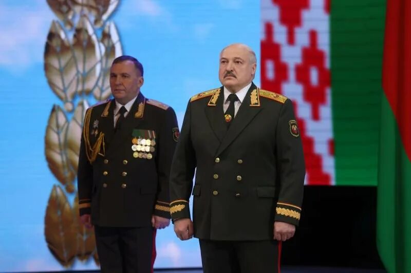 Сколько лет александру лукашенко в 2025 году. Лукашенко в форме 2025. лукашенко присвоил генеральские звания.