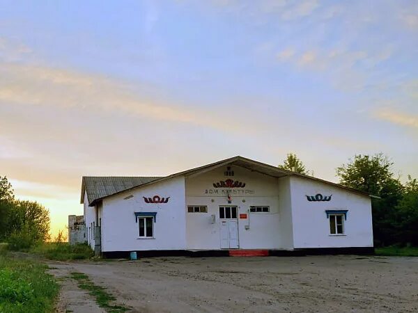 Красные холмы панинский район святой источник. Святой источник в селе красные холмы в панинском районе. Красные холмы воронежская область пруд. Красные холмы воронежская область панинский. Холмы.