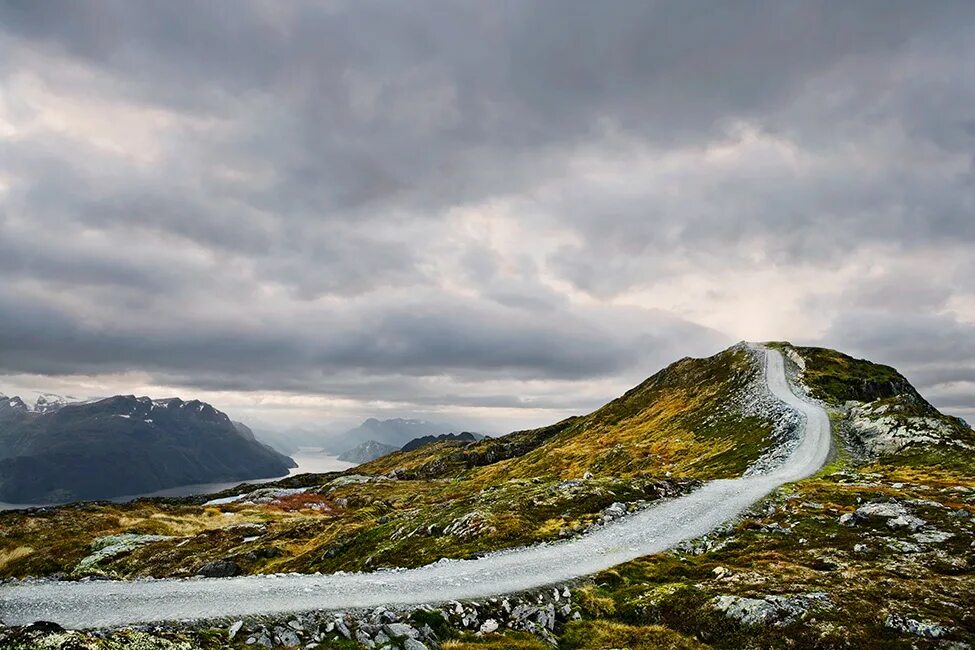 Самая высокая точка скандинавских гор. Скандинавия природа. Пейзажи Скандинавии. Скандинавские горы. Скандинавский пейзаж фото.
