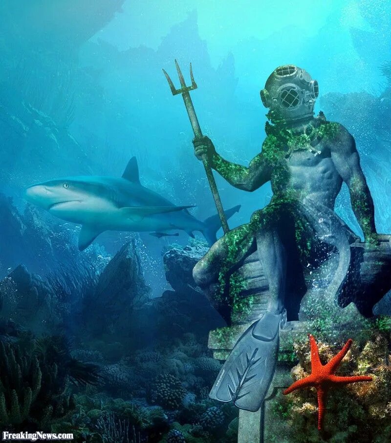 Под посейдон. Статуя Посейдона в Атлантиде. Подводные статуи. Статуи Атлантиды. Трезубец Атлантиды.