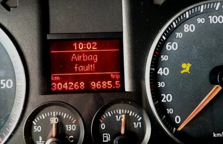 Airbag fault. Airbag fault пассат б6. airbag fault туарег. airbag fault touran. airbag fault перевод на русский.