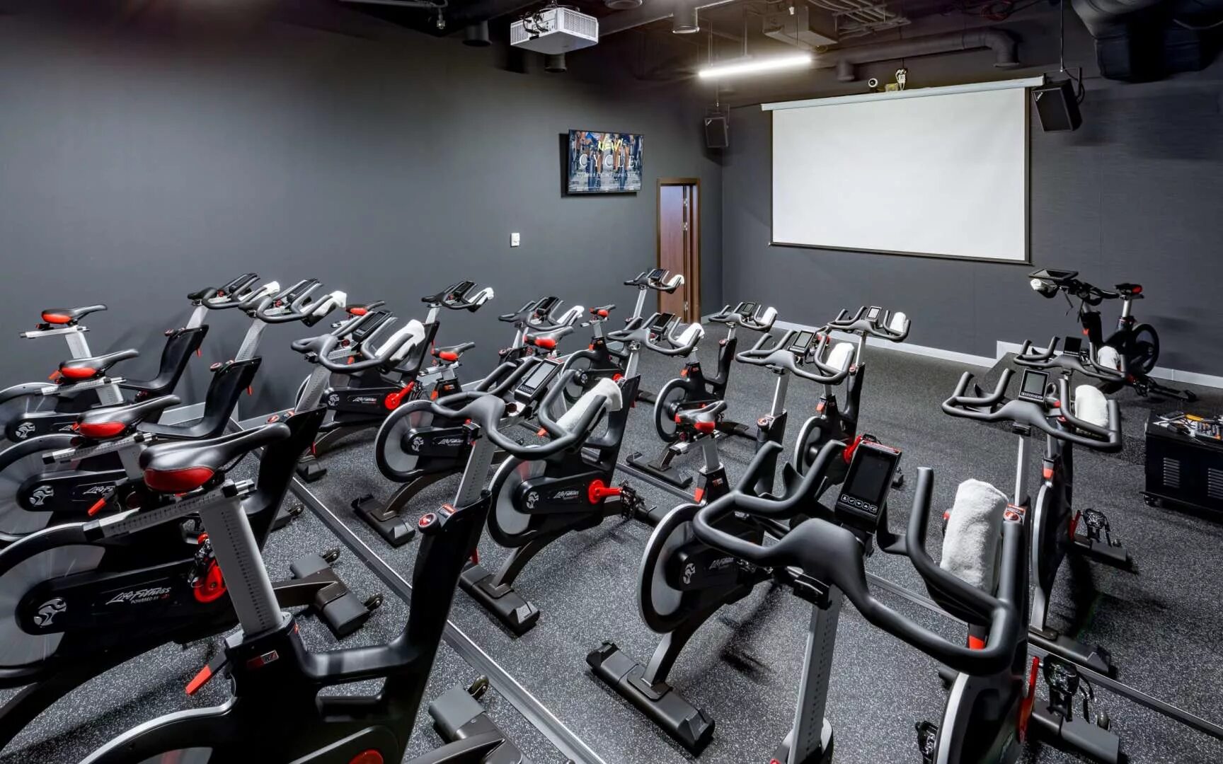 Энкор фитнес ходынка. Фитнес клуб энкор москва. Encore fitness ходынка. Encore фитнес клуб. Энкор фитнес москва.