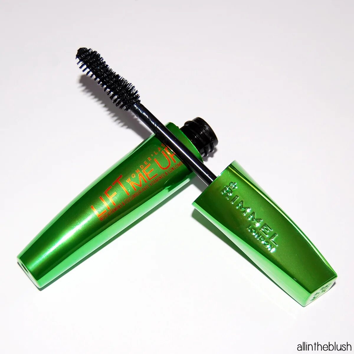 Maybelline great lash. Тушь мейбелин в зеленом тюбике. Тушь maybelline зеленая. Тушь мейбелин зеленая упаковка. Тушь мейбелин зеленая.
