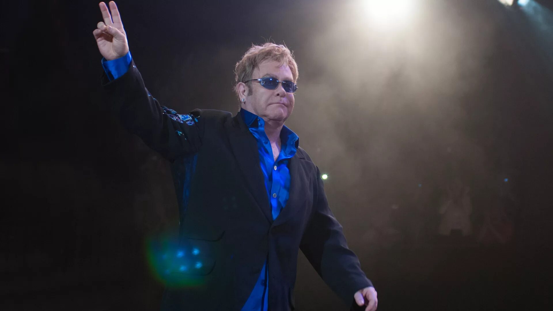 Elton john rock. Элтон Джон. Элтон Джон обои. Elton John HD. Элтон Джон со звездой.