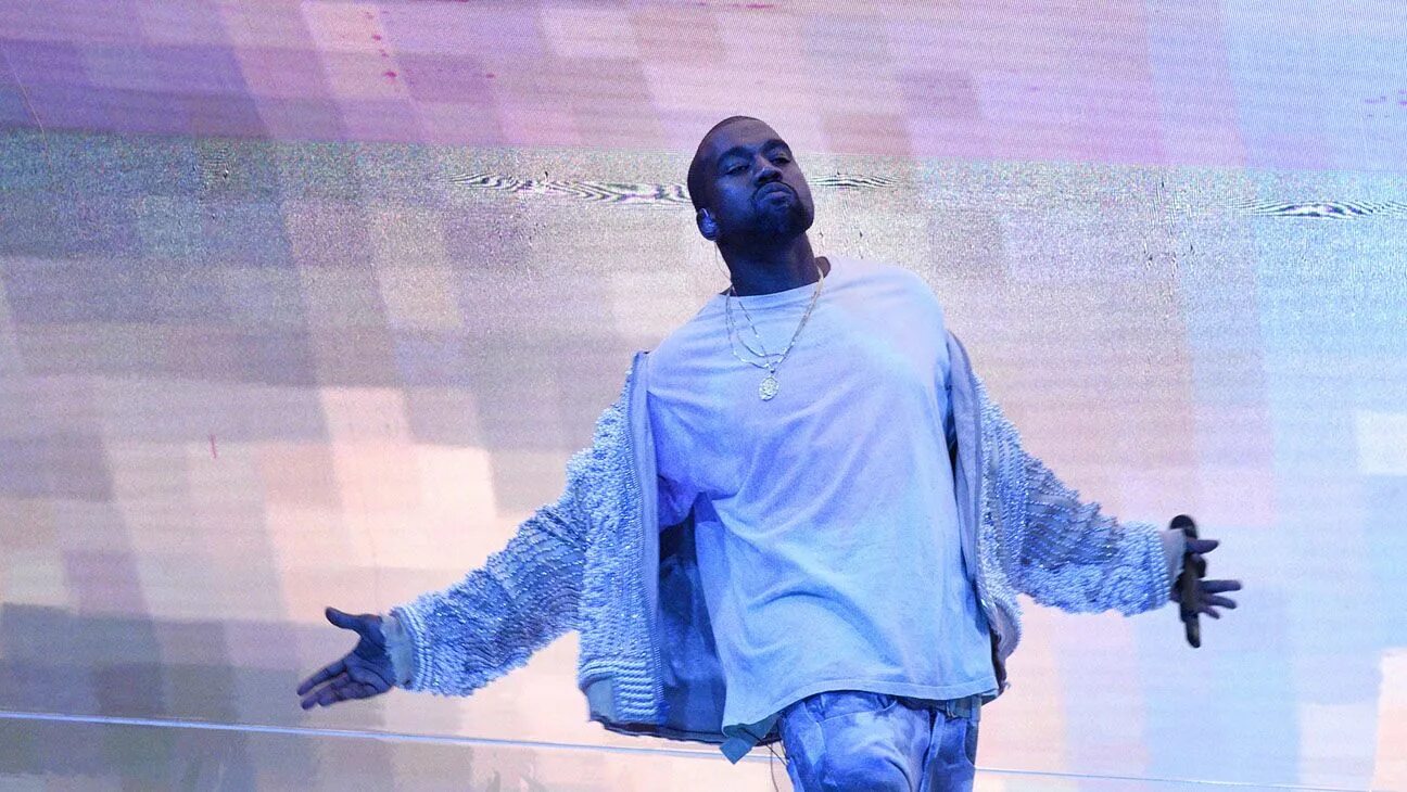 Тексты канье уэста. Тексты канье уэста. Канье уэст фото. Yeezy x gap round jacket. Кани вест фото.