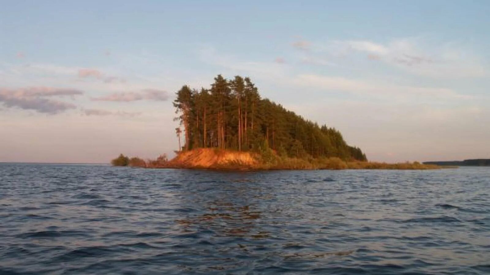 Рыбинское водохранилище остров