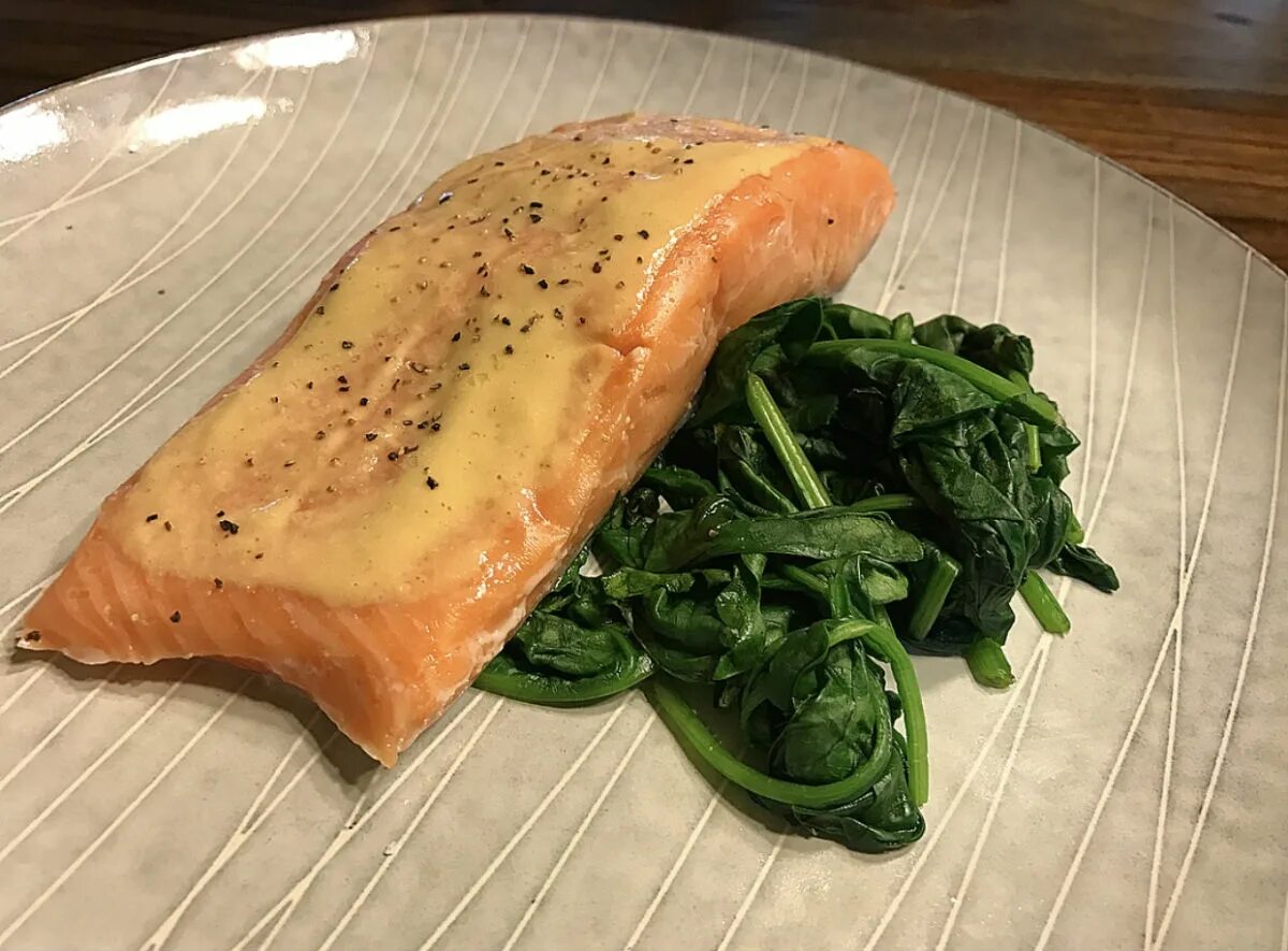 Шахматное филе рыбы. Тесто кляр для рыбы. Рыбное филе на сковороде. Филе способ приготовления. Ужин из куриного филе.