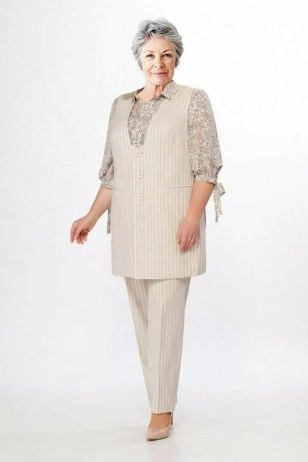 Костюмы для женщин 50 лет. Спортивный костюм женский для пожилых женщин. Юбочные костюмы для женщин за 60. Брючный костюм для полных женщин. Хелен миррен мода.