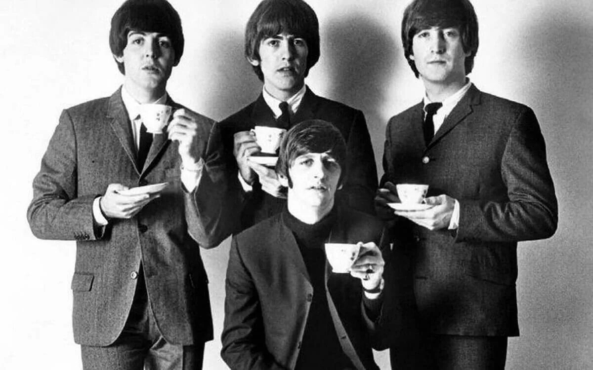 Битлз самое популярное слушать. Группа the beatles. беатлес группа. великолепная четверка битлз. группа битлз фото.