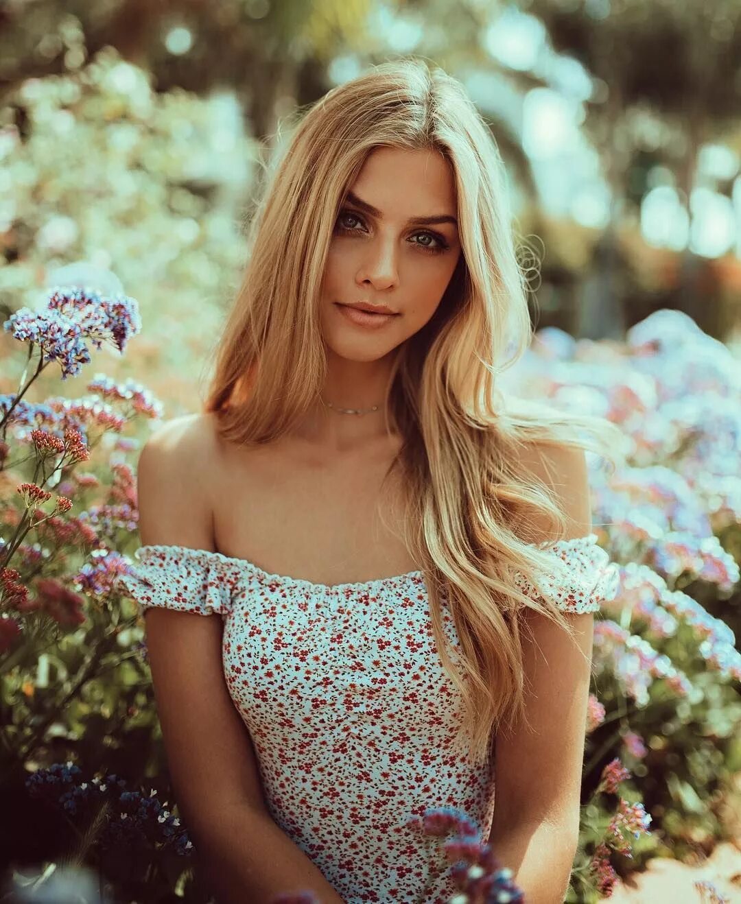 Ото девушек. Marina Laswick блонд.