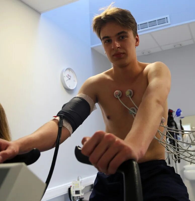 Медосмотр 2024. Медосмотр в «зеркальный». Девушка уролог. Медосмотр 2024. Медосмотр.