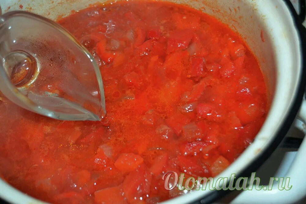 кот пьёт томатный сок. можно пить томатный сок при циррозе печени. стакан томатного сока. чем полезен томатныысок. томатный сок худеют.