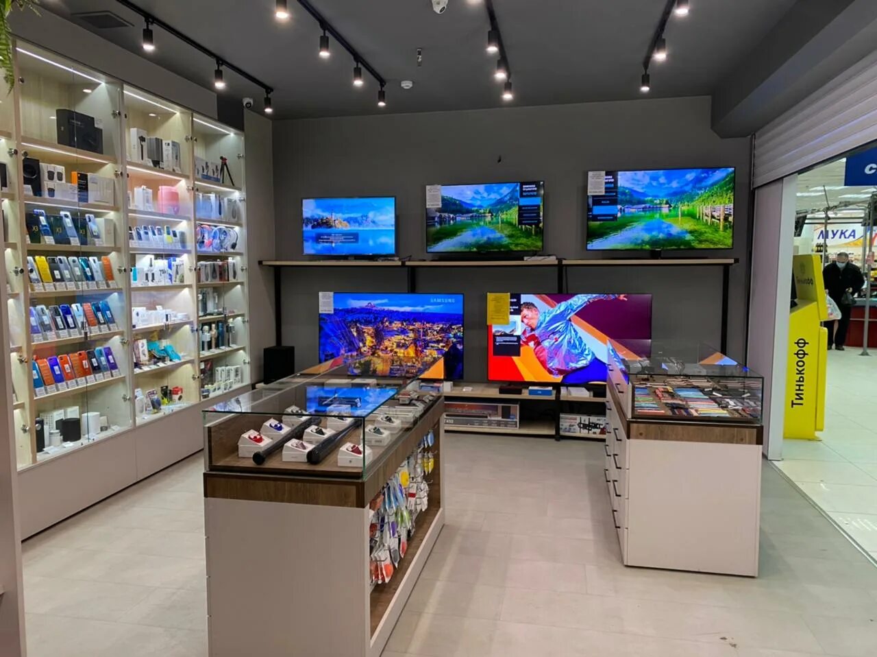 ул. ногмова 37 нальчик. айлайф владикавказ. айлайф владикавказ. алания молл магазины 0 этаж.