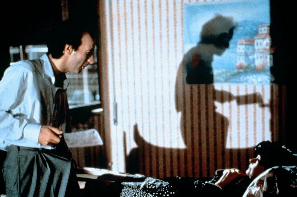 Роберто бениньи монстр. The monster 1994. The monster 1994. Монстр 1994. The monster 1994.