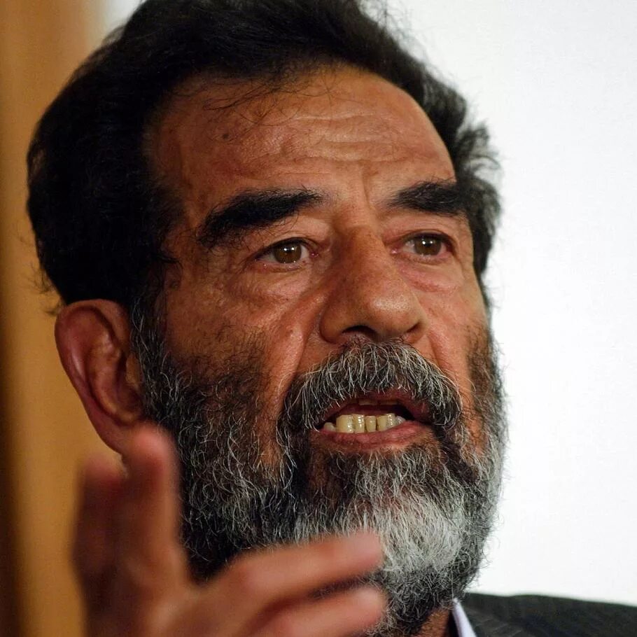 Саддам хусейн кто это. Саддам Хусейн. Саддам Хусейн фото. Саддам Хусейн преступник.