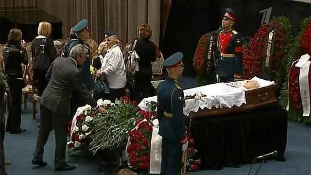 Прощание соломина. Прощание с Виталием Соломиным. Похороны Петра Вельяминова.