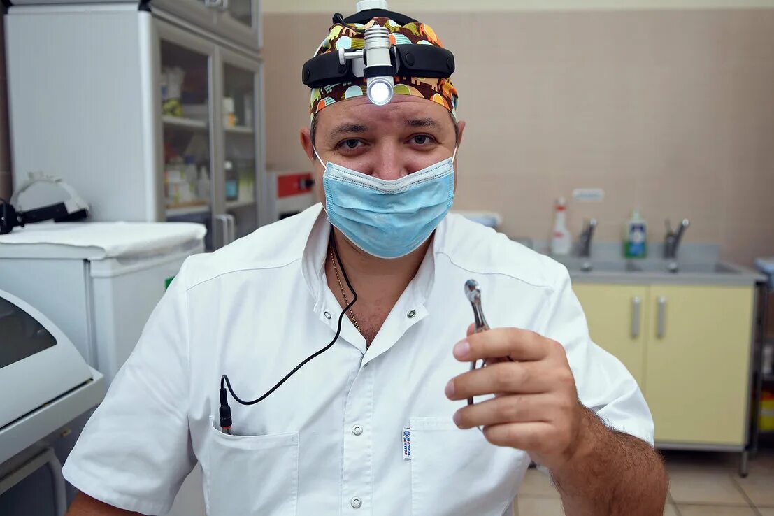 Врач отоларинголог где принимает