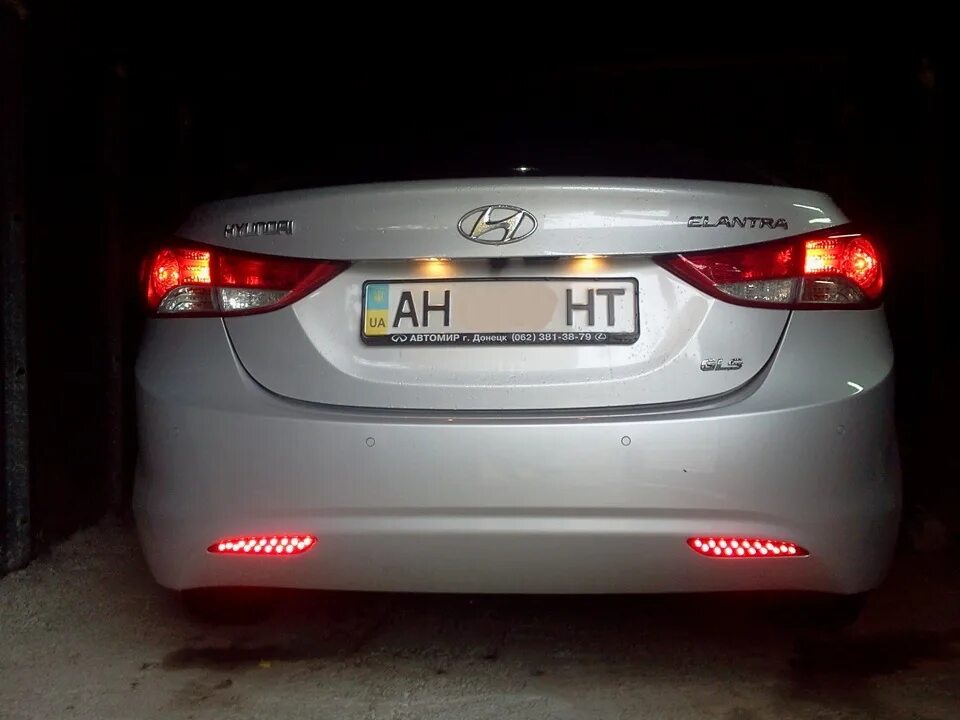 Лампы элантра 5. Hyundai elantra 2012 лампа заднего габарита. задние габариты elantra md led. стоп сигналы элантра мд. задние габаритные огни хендай элантра 5.