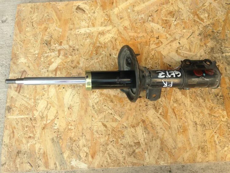 4 передний амортизатор. 317598. Стойки передние гетц 1. Передние стойки на хендай гетц 1. Амортизатор передний гетц.