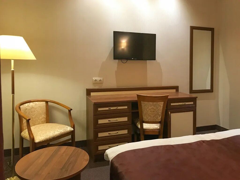 Карла либкнехта, 27, мышкин. Отель мышкин инн. Отель мышкин инн. Мышк инн отель. Мышкин отель мышк инн.