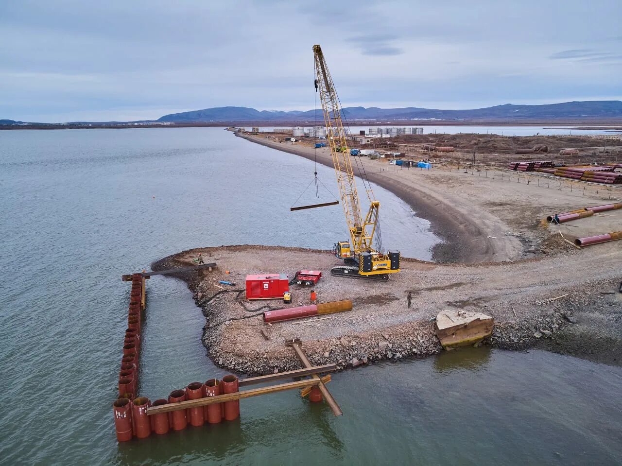 судостроение и судоремонт в россии. терминал утренний порт сабетта. кольская верфь белокаменка. месторождение им черномырдина. кольская верфь мурманск.