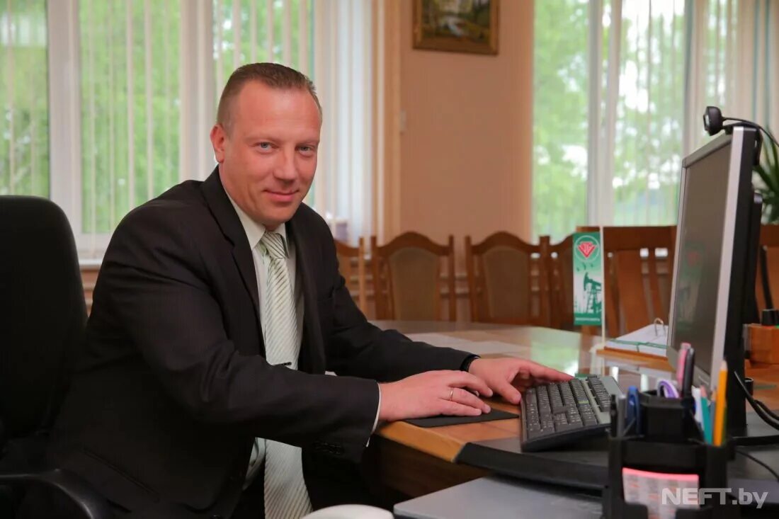 Мастер жкх. Жкх новый город главный инженер. Мастер жкх профессия. Виктора киселева главный инженер томсководоканла. Логотип архитектора.