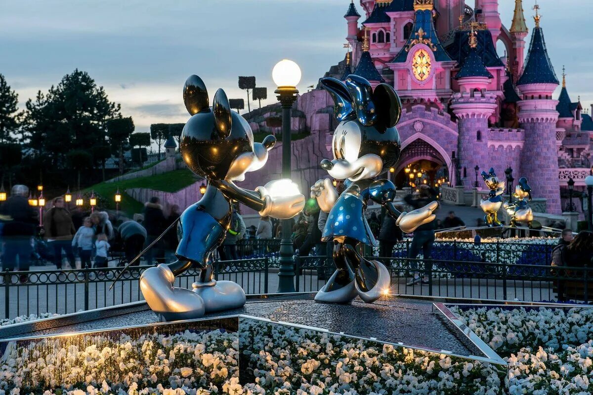 Тур в диснейленд. Парк Уолт Дисней в Париже. Диснейленд Париж Disneyland Paris. Диснейленд Париж Диснейленд парк. Парк Уолт Дисней в Москве.