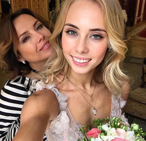 Софа тнт. Софа танцы вышла замуж. софа из танцев вышла замуж. софа танцы на тнт вышла замуж за кого фото. сколько лет мужу софы из танцев.