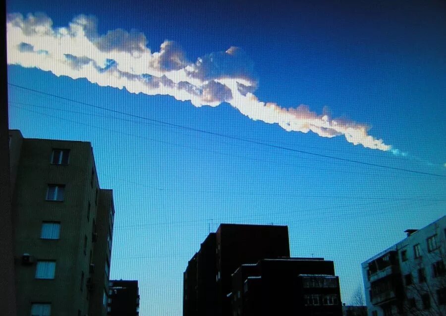 Челябинский метеорит, 15 февраля 2013 г. Падение метеорита челябинск. В каком городе упал метеорит. Челябинский метеорит. Метеорит упал в челябинске.