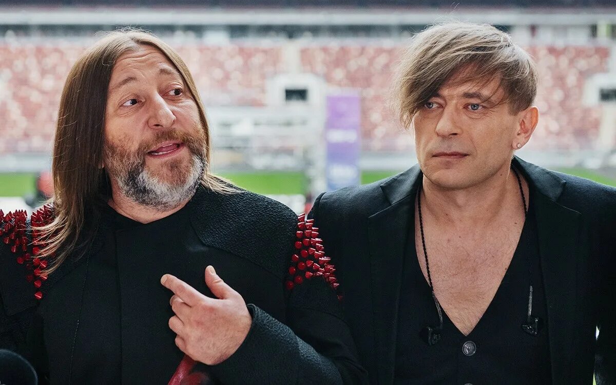 Грузовичок лева экскаватор капу. Би 2 солистка группы. Лева грузовичок лева мультик. Машинка лёва грузовичок. Гр лева.