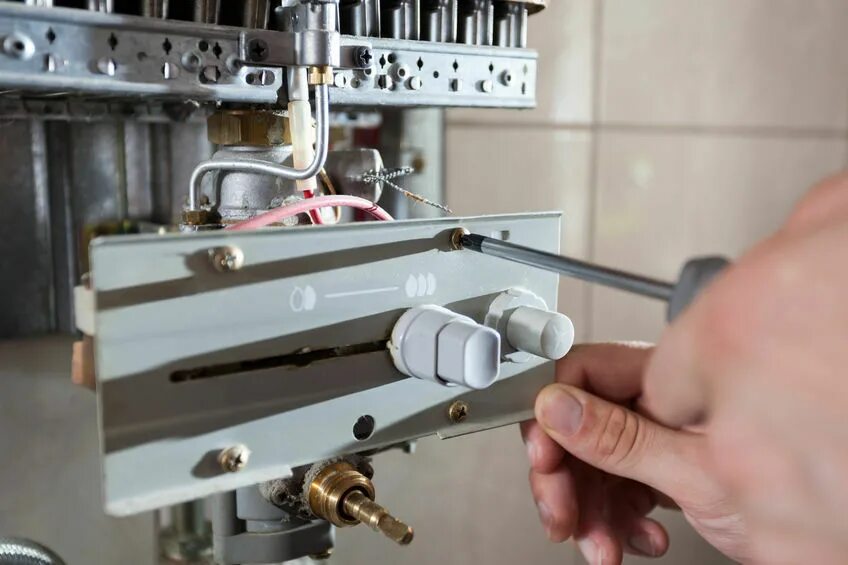 Ремонт газовых колонок нижний новгород на дому. Ремонт газовых котлов и колонок. Сервис газовых котлов. Газовая колонка. Комби установка.