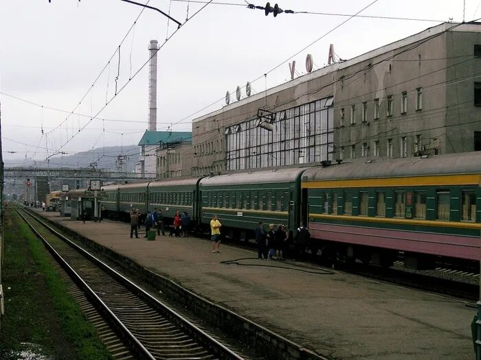 Грузовые поезда в Уфе. Поезд новый Уренгой Новосибирск. Поезд Новосибирск Екатеринбург. Поезд Новосибирск Адлер.