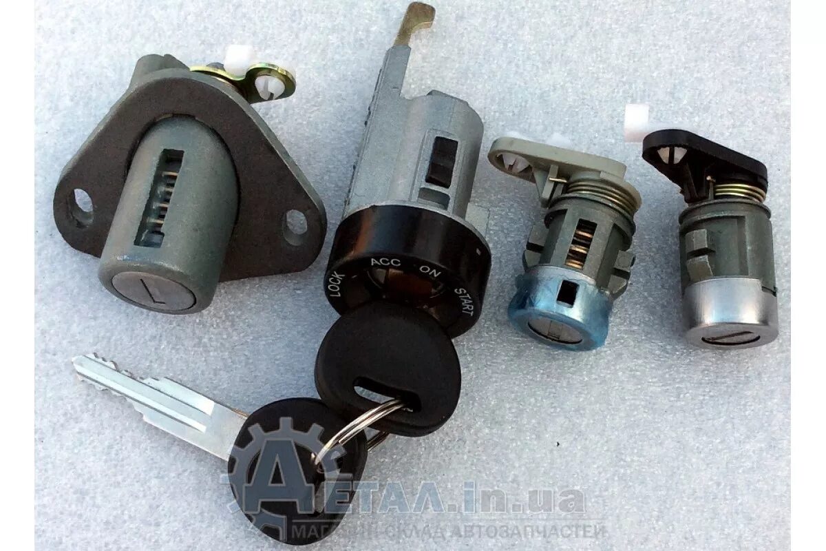 Личинки ланос. Личинка замка зажигания ланос s6460037. Комплект личинок ланос 1. Личинка замка зажигания ланос. Комплект личинок ланос артикул.