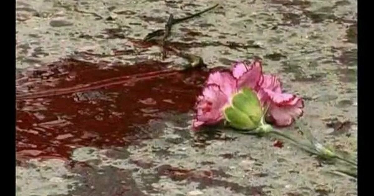 1 мая 2002. Теракт в Дагестане 2002 9 мая. 9 Мая 2002 года террористический акт в Каспийске.