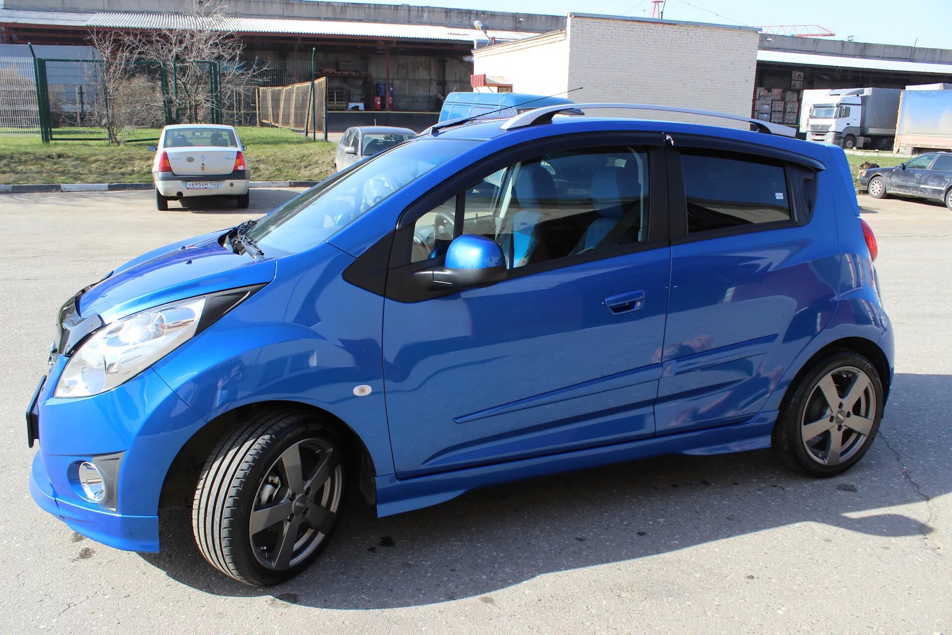 Шевроле Спарк м300. Ravon r2 и Chevrolet Spark. Chevrolet Spark r16. Шевроле Спарк m300.