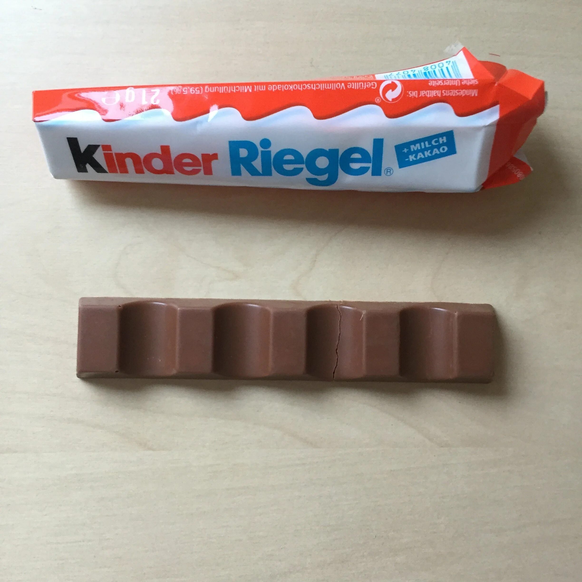 Шоколад kinder Chocolate. Шоколадка батончик Киндер. Шоколадный батончик Киндер. Киндер фото шоколадки. Сюрприз шоколадка