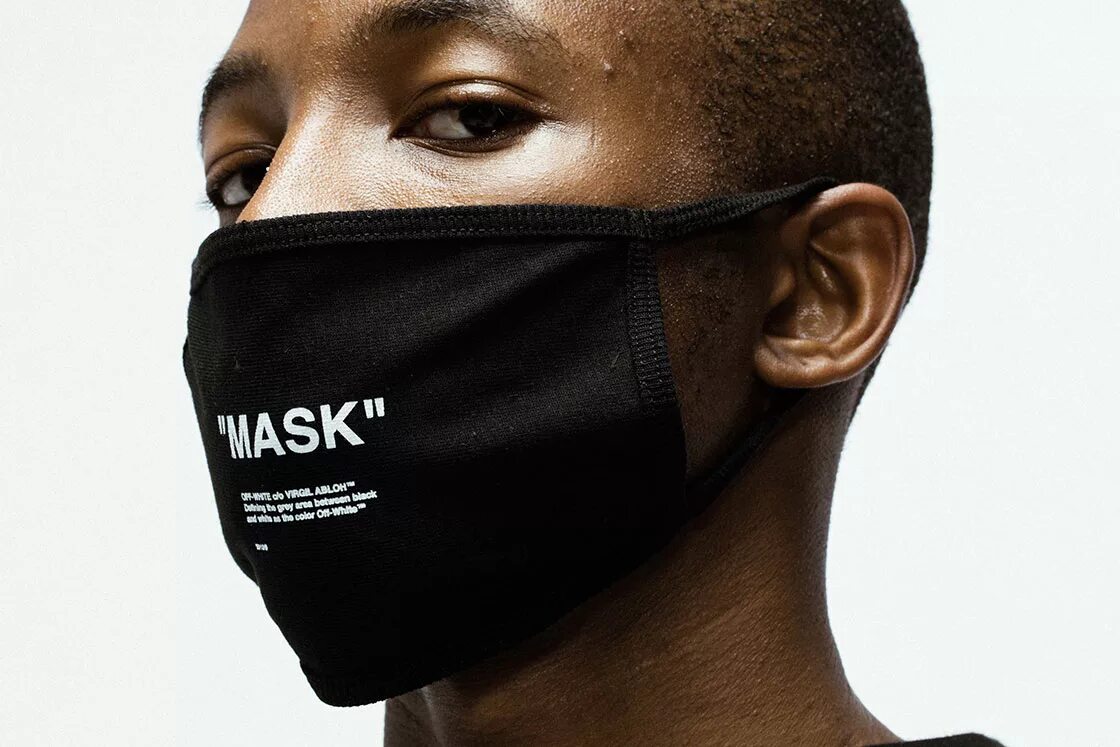 Маска js. Медицинской маской off-white. черная маска с логотипом. логотип на маску для лица. брендированная маска для лица.
