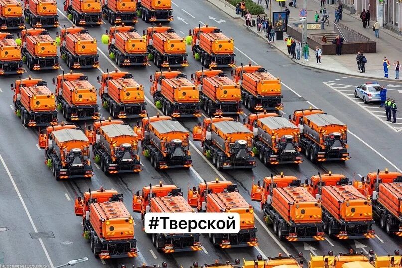 Карта работы коммунальной техники. Парад коммунальной техники в Москве. Парад коммунальной техники в Москве 2021. Дорожно Коммунальная техника. Коммунальная уборочная техника.