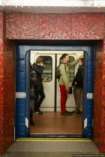 Питер метро двери