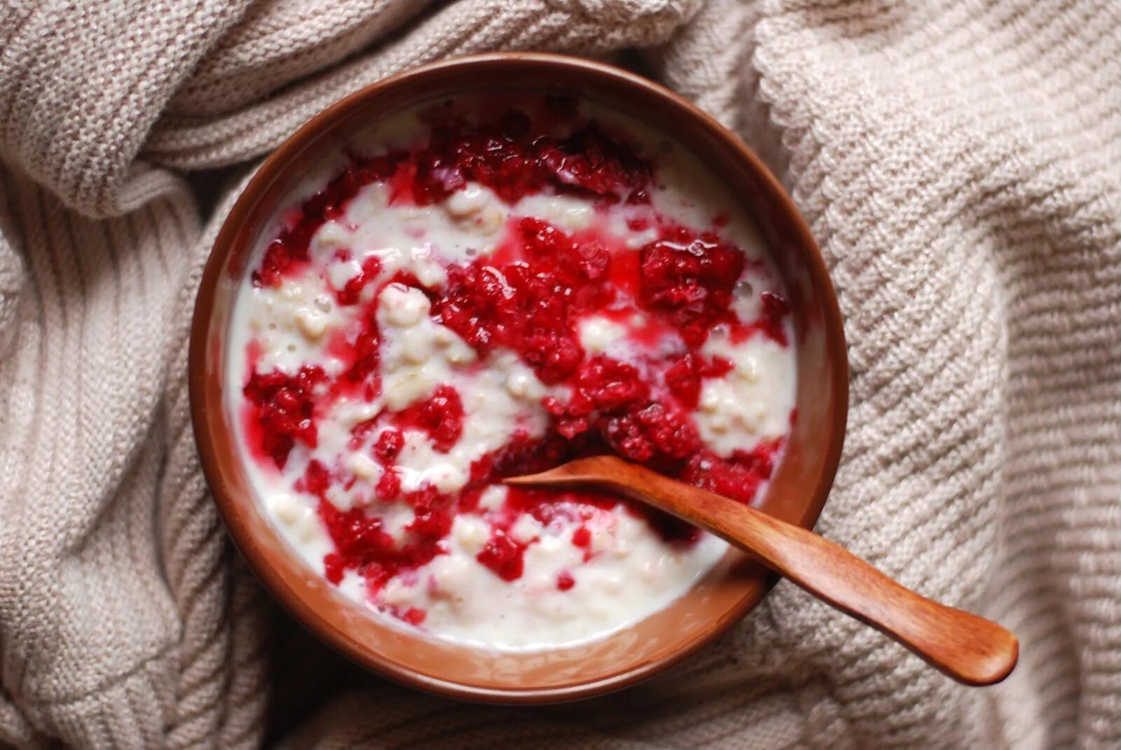 медовое варенье. джем конфитюр. слива с сахаром. сироп из малины на зиму. процедить ягоду.