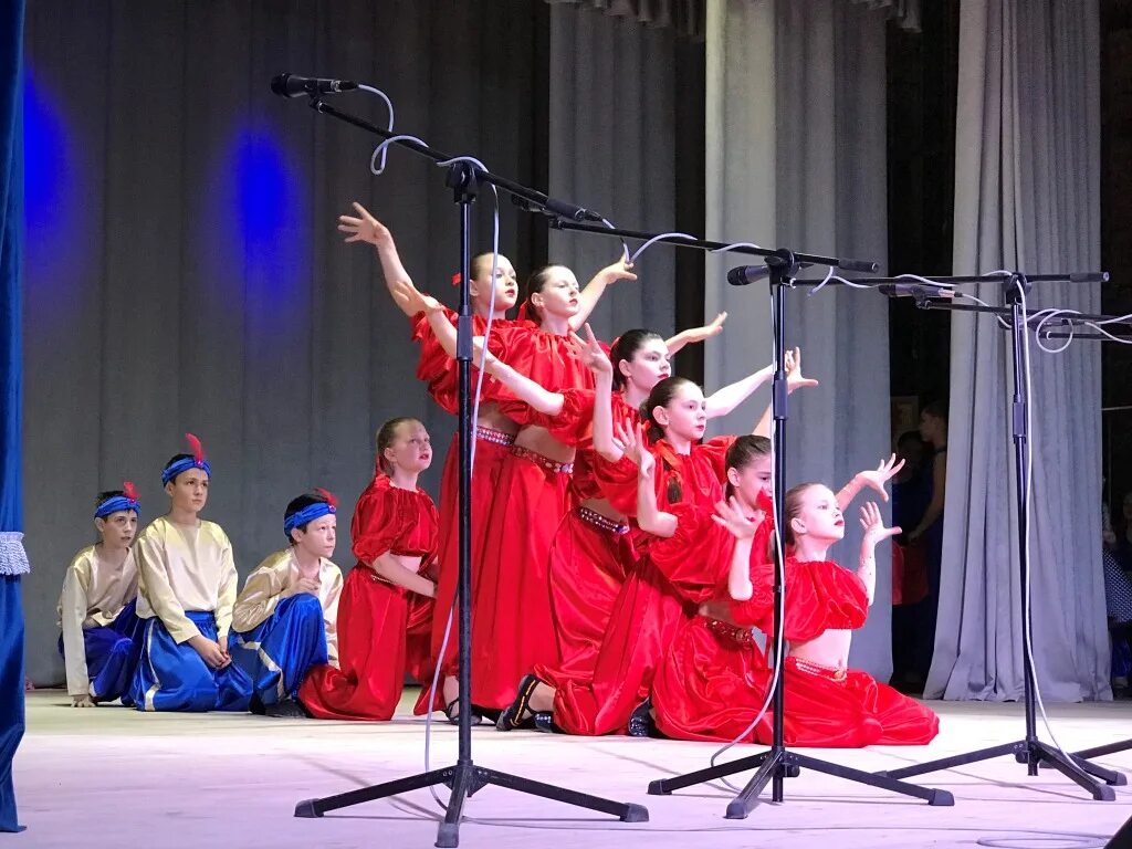 Рдк темрюк. Дк темрюк. цдт темрюк. районный дом культуры темрюк.